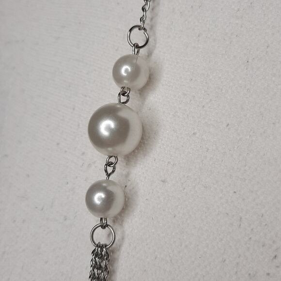 Multi-layer Silver Chain Necklace w/ Faux Pearl and Floral Details - Picture 3 of 5
